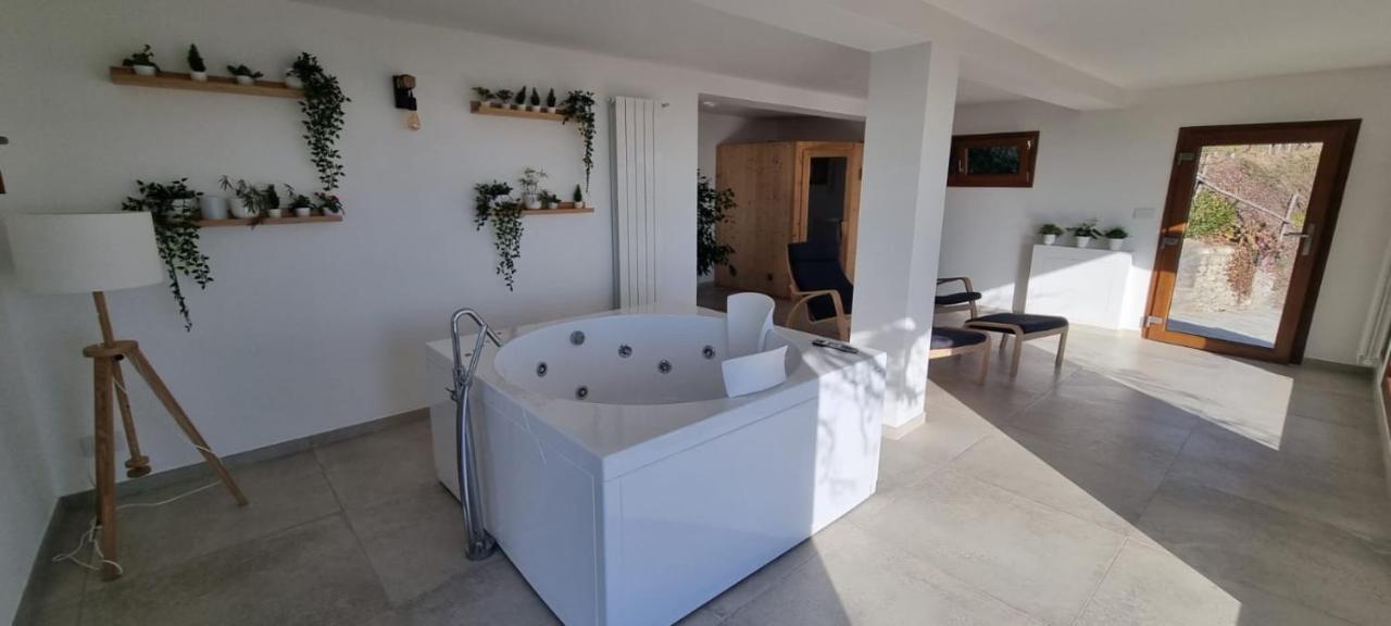 Chalet Sophie - Luxury Chalet Roletto ภายนอก รูปภาพ
