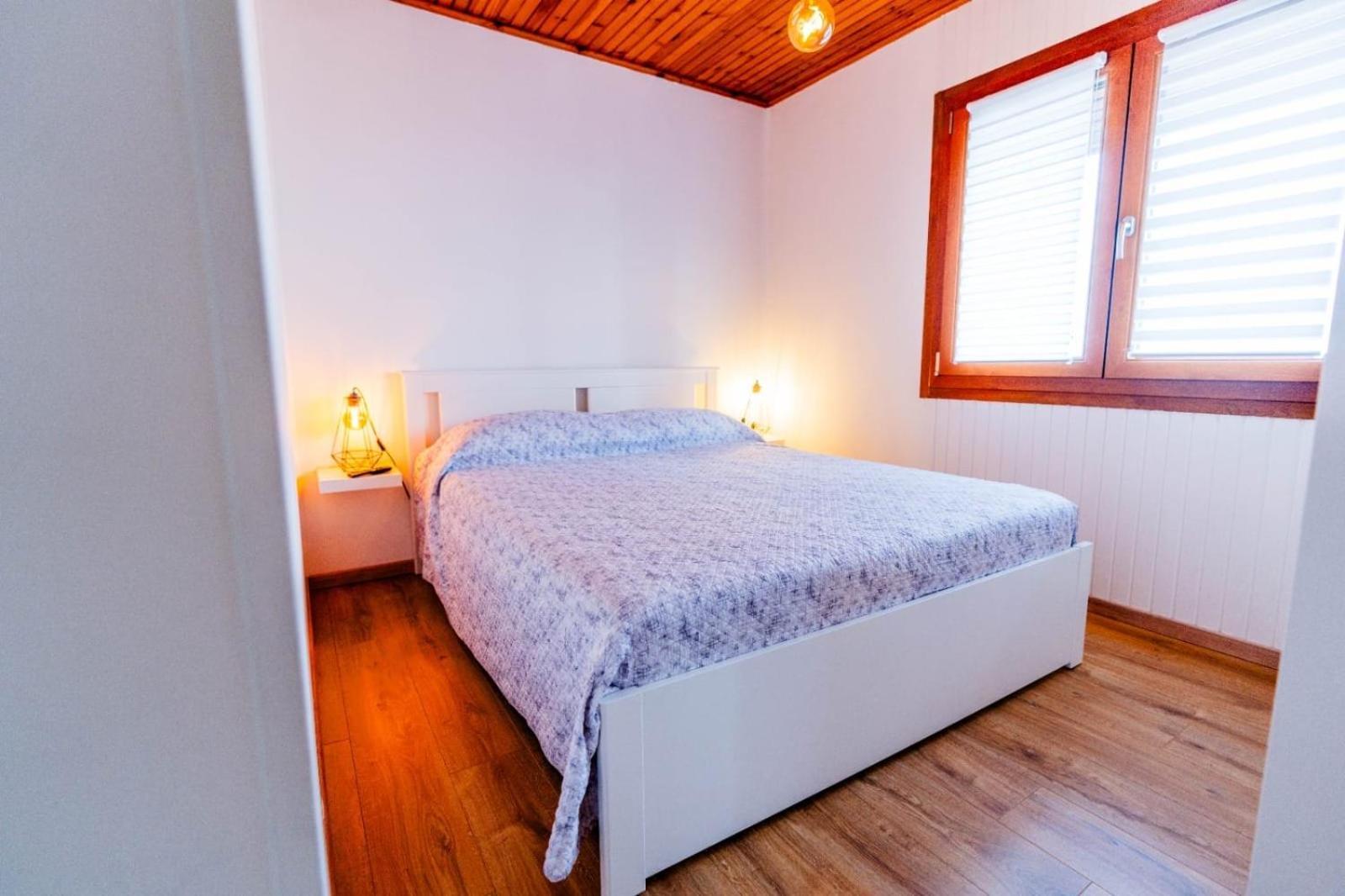 Chalet Sophie - Luxury Chalet Roletto ภายนอก รูปภาพ