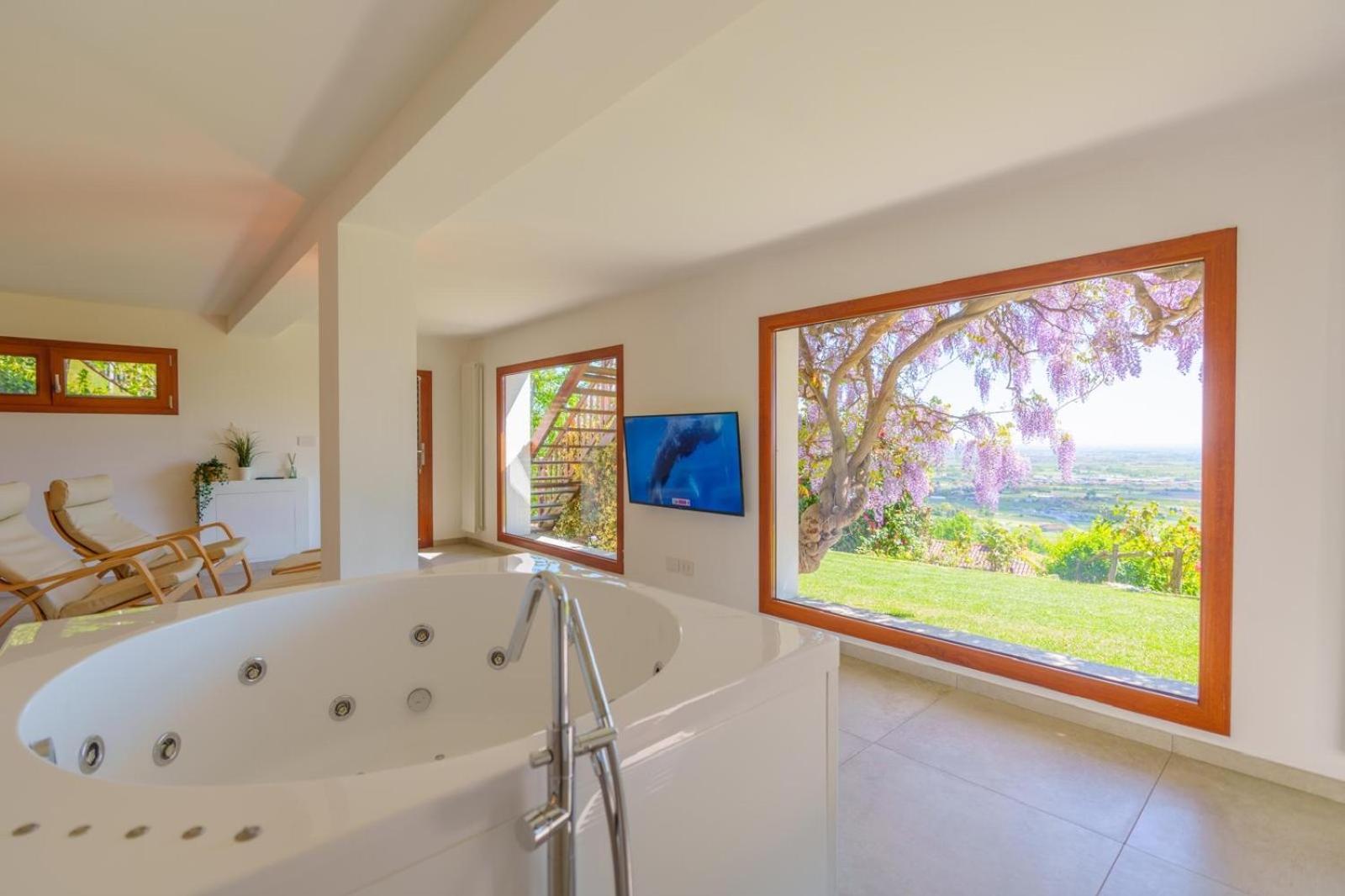 Chalet Sophie - Luxury Chalet Roletto ภายนอก รูปภาพ