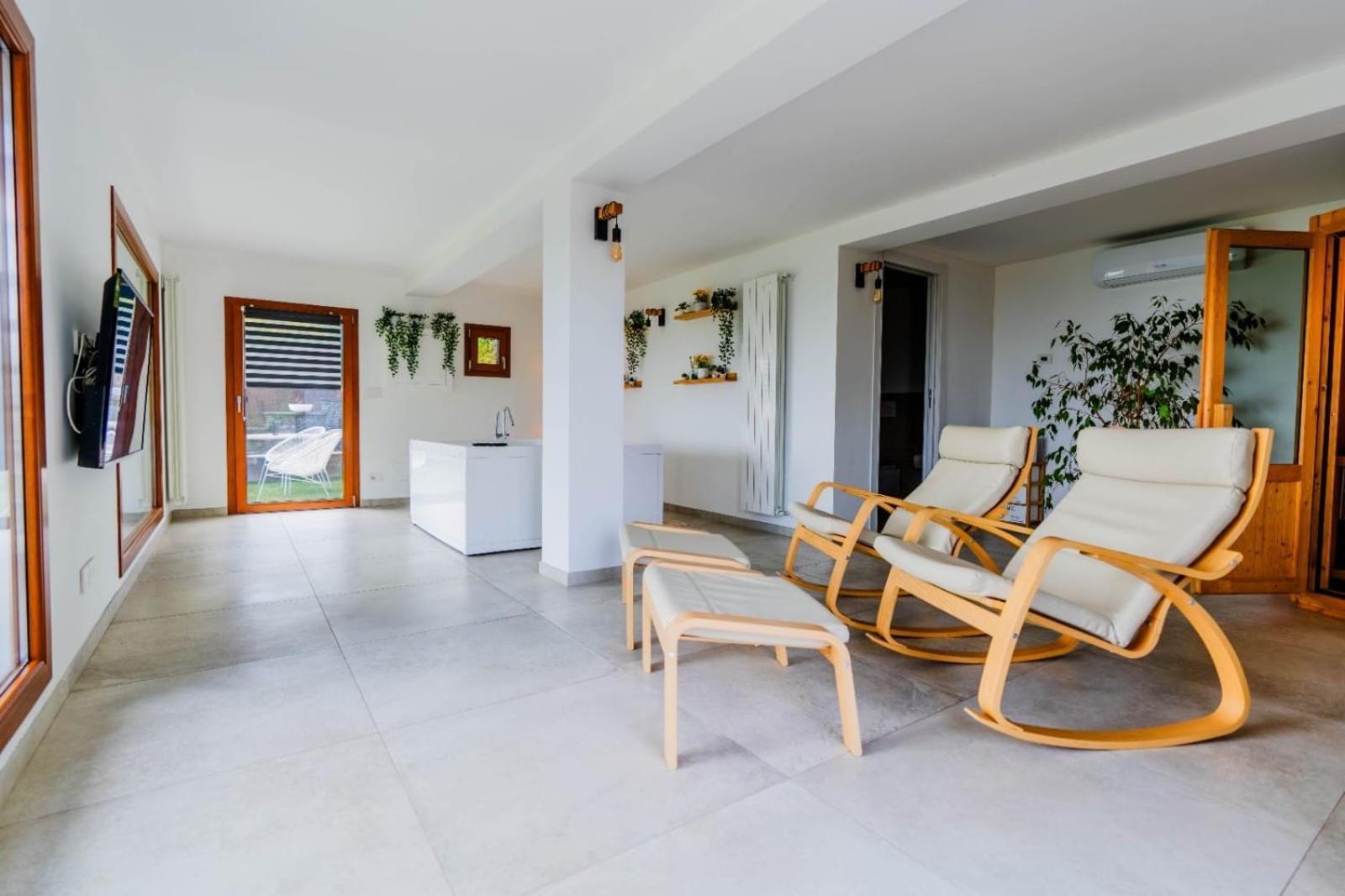 Chalet Sophie - Luxury Chalet Roletto ภายนอก รูปภาพ